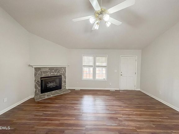 3rd image of 299 Greenleaf Rd