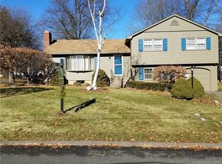 27 Westwood Dr, Wethersfield, CT 06109
