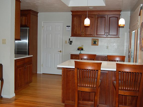 Kitchen Dining area