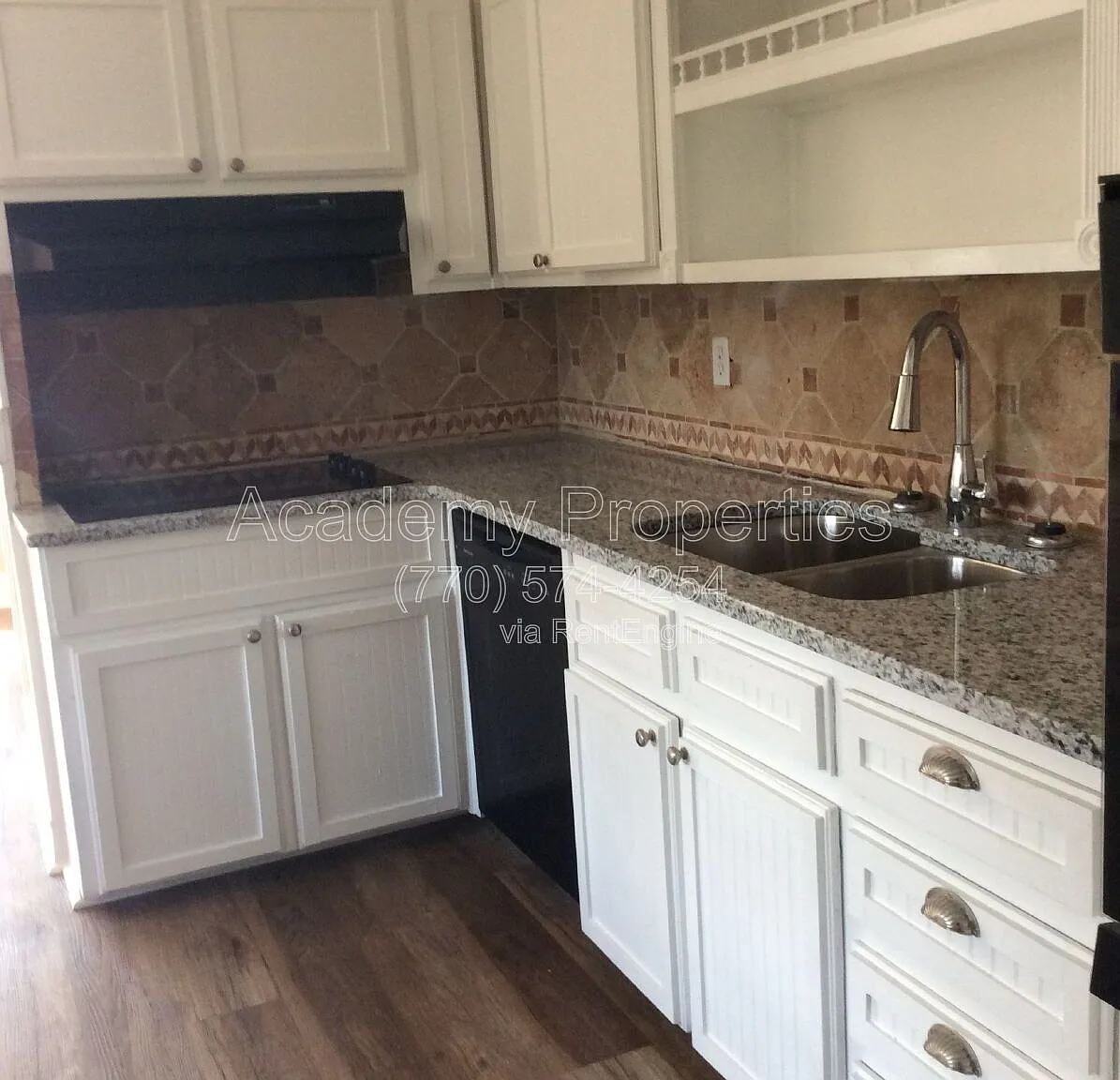 5 bed, 3.0 bath, $1,925 — Photo 3