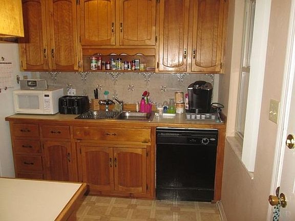3rd image of 10151 Candlestick Ln