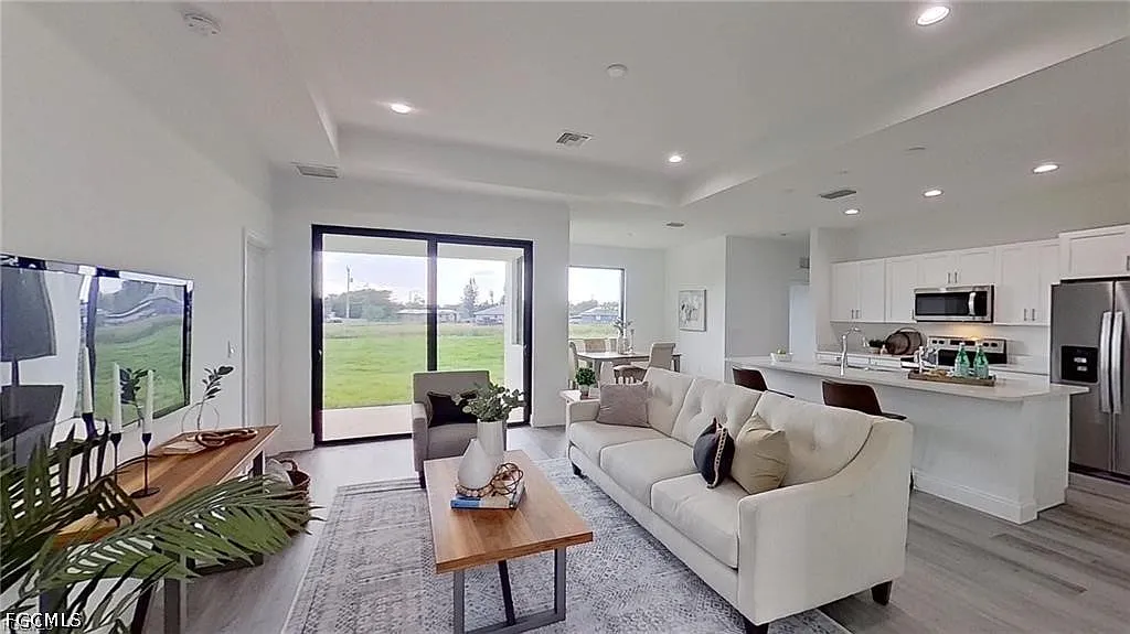3 bed, 2.5 bath, 1595 sqft, $1,800 — Photo 3