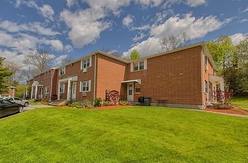 3rd image of 37 Village Green Dr