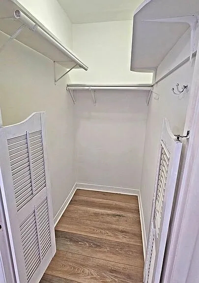 132 S La Peer Dr — Photo 20