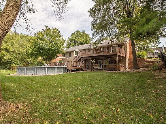 3rd image of 44 Waterford Ln