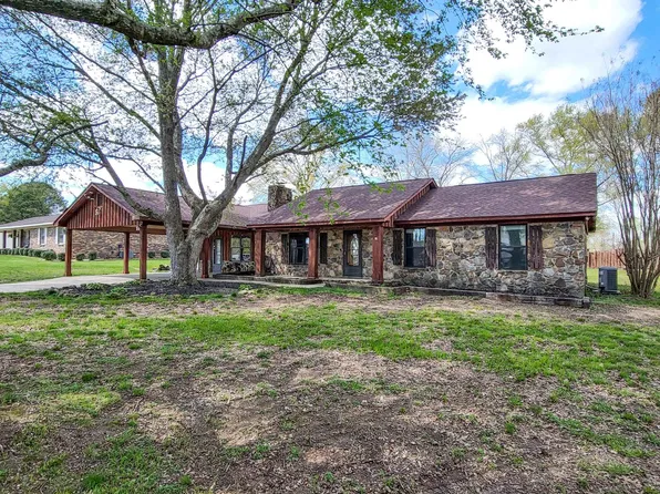 115 Jackson Ave, Rogersville, AL 35652