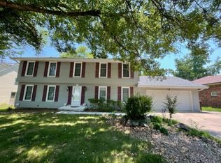 834 E Manchester Dr, Springfield, MO 65810