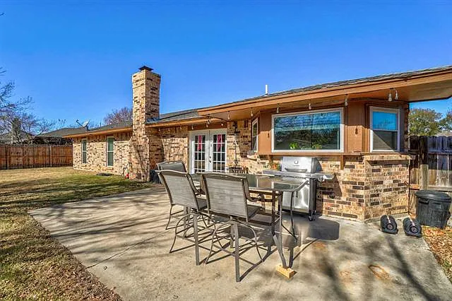 905 NE Dove Ln — Photo 23