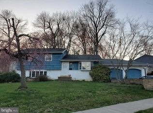 812 Cottage St SW, Vienna, VA 22180