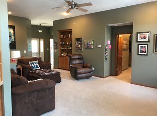 328 Redwood Rd, Grand Island, NE 68803