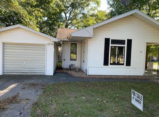 317 W Wall St, Morrison, IL 61270