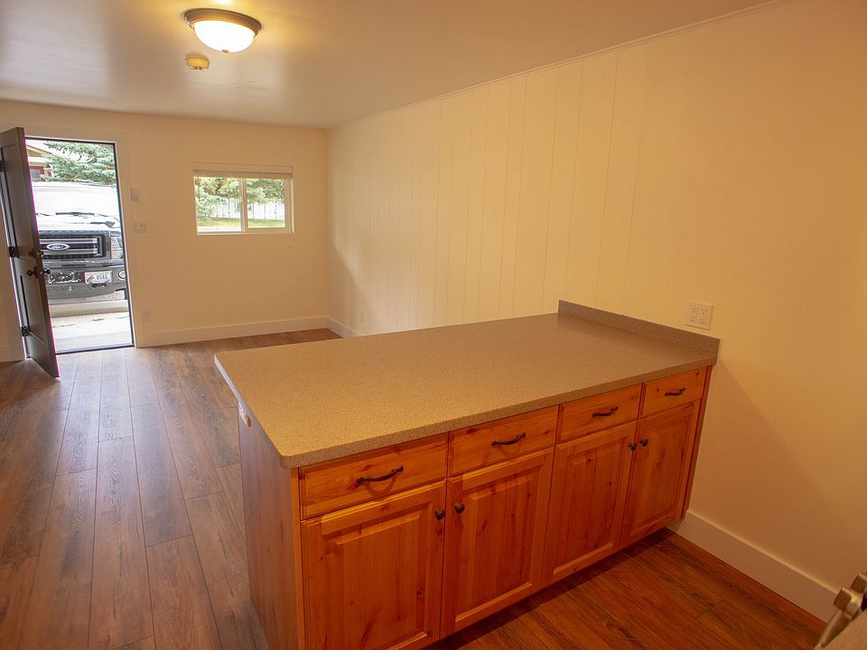 2nd image of 231 1st St W #104