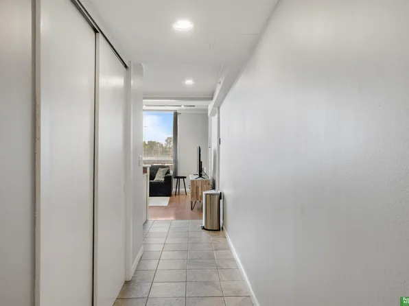 3000 Farnam St APT 6L, Omaha, NE 68131