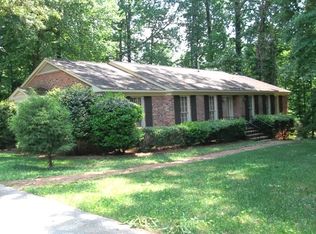 1218 Foxfire Dr, Greensboro, NC 27410