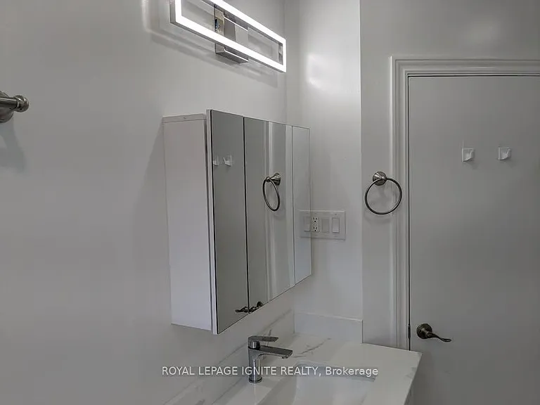 15 Beacham Cres #MAIN — Photo 12