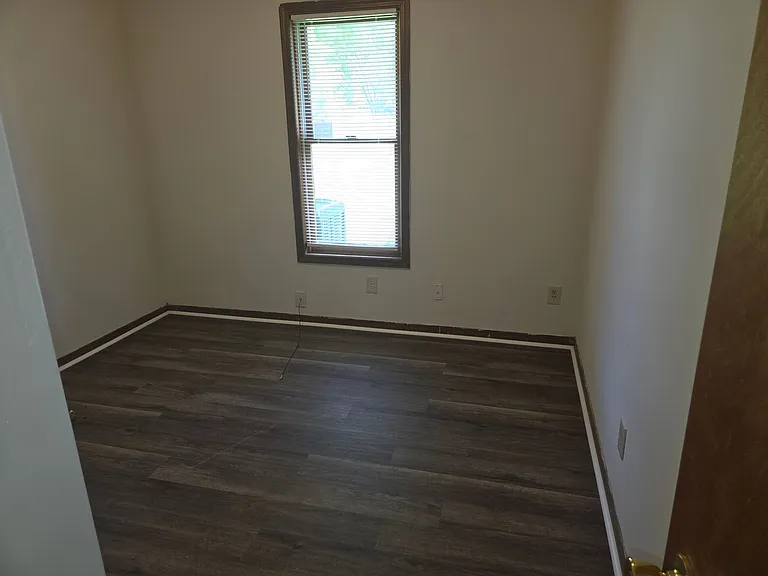 3617-3619 Greeley Dr — Photo 8
