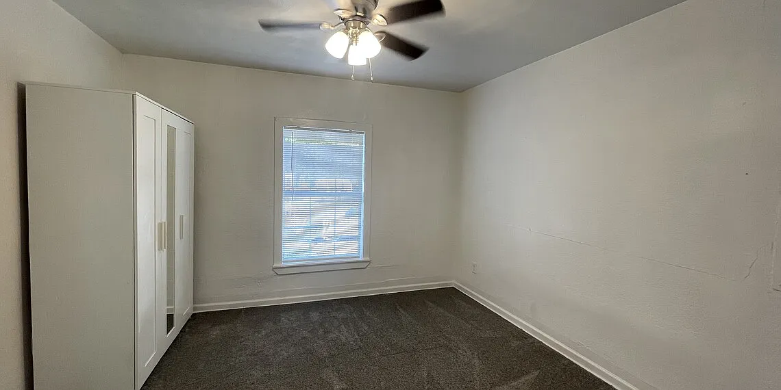2206 Maryland St — Photo 3