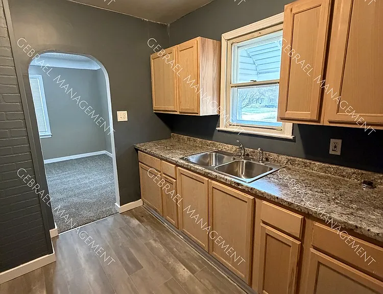 806 Alvord Ave — Photo 13