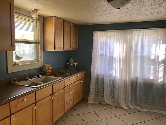 5th image of 1501 Panama St