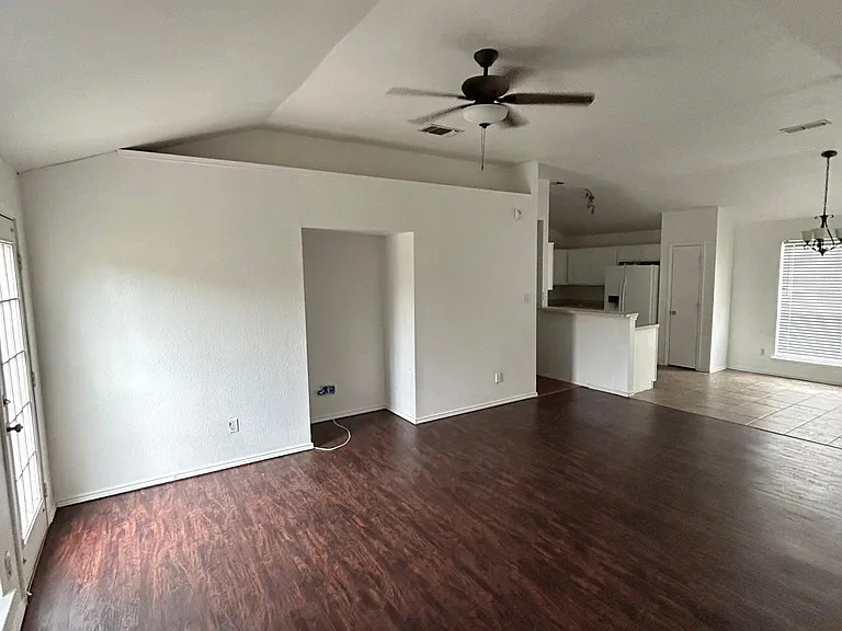 1116 Driftwood Ln — Photo 6