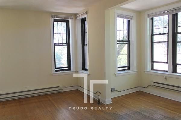 1st image of 719 W Barry Ave #725A1