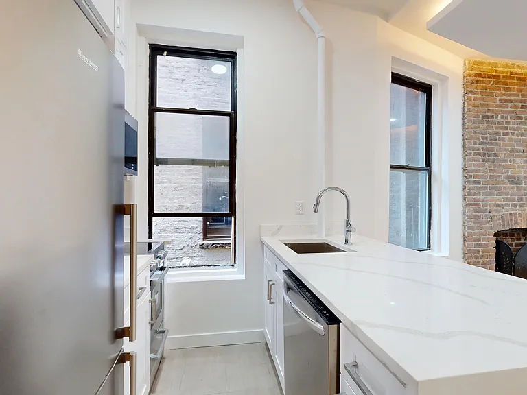 158 W 84th St #3C — Photo 2