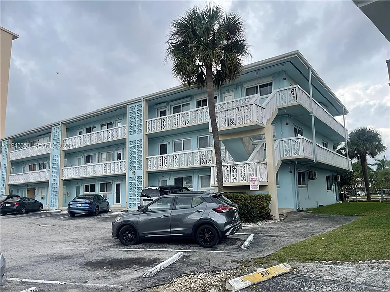 455 Golden Isles Dr #107 — Photo 19