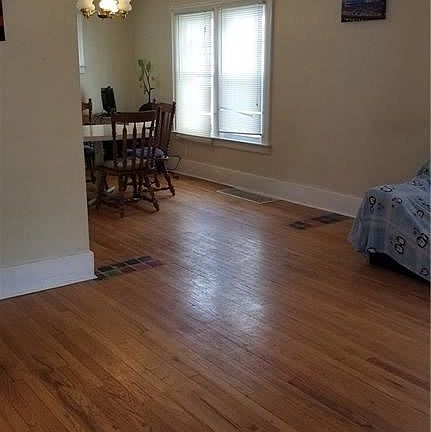 5th image of 335 Craig St