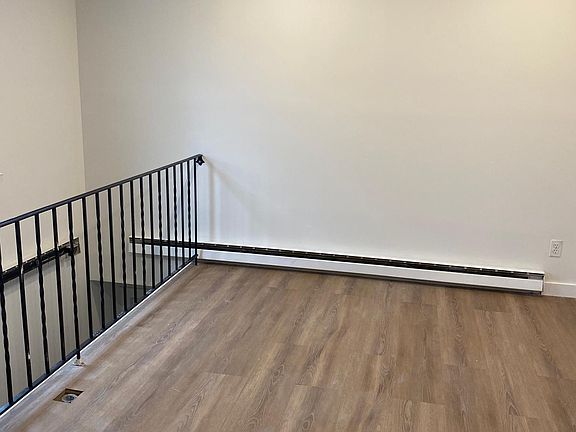 2nd image of 5 Luyster St