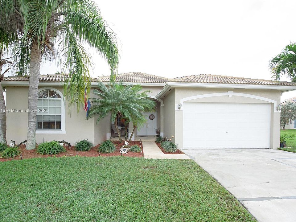 1st image of 500 SE 24th Dr