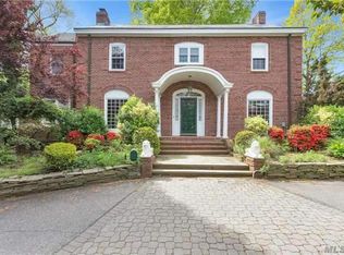 239 I U Willets Rd, Albertson, NY 11507