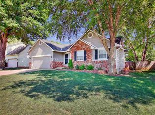 200 E Oak Meadows Rd, Derby, KS 67037