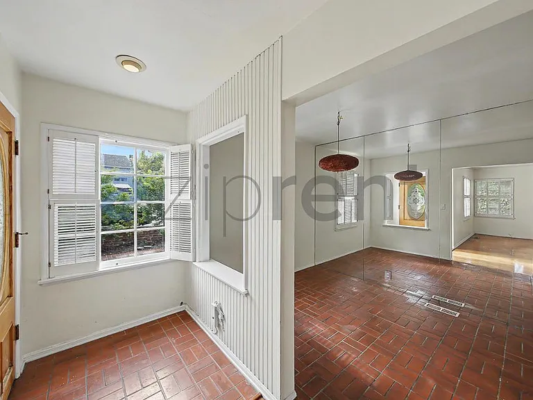2504 Palm Ave — Photo 4