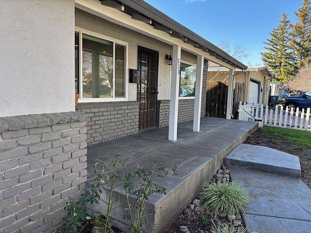 1st image of 550 Camellia Way