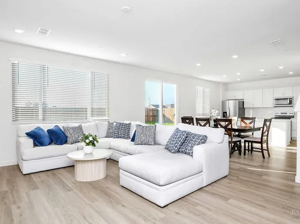 681 Shefford Dr, Vacaville, CA 95687