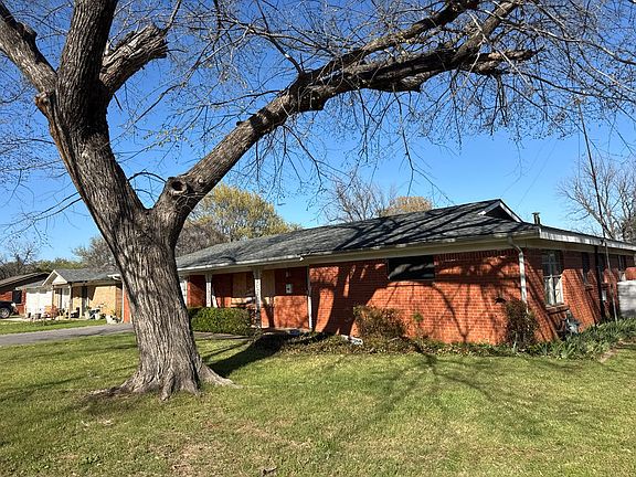 2nd image of 1613 Montclair Dr