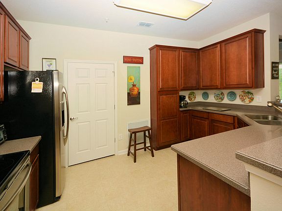 3rd image of 13364 BEACH Boulevard #427