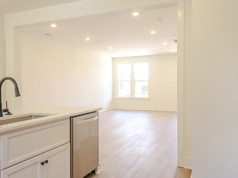 112 Nearwater Pl — Photo 1