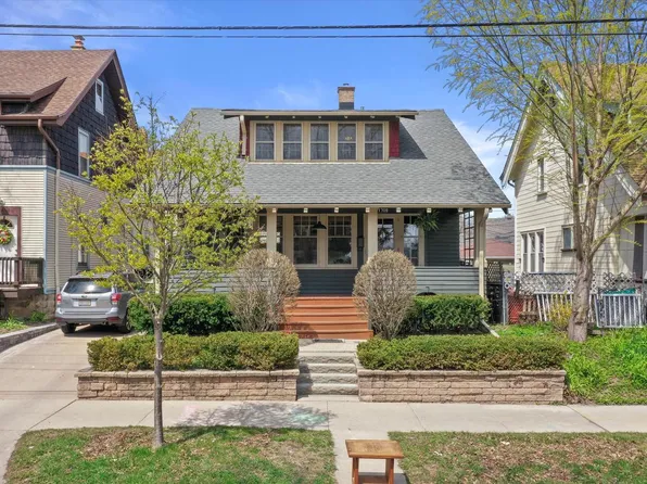 1708 East Kenwood BOULEVARD, Milwaukee, WI 53211