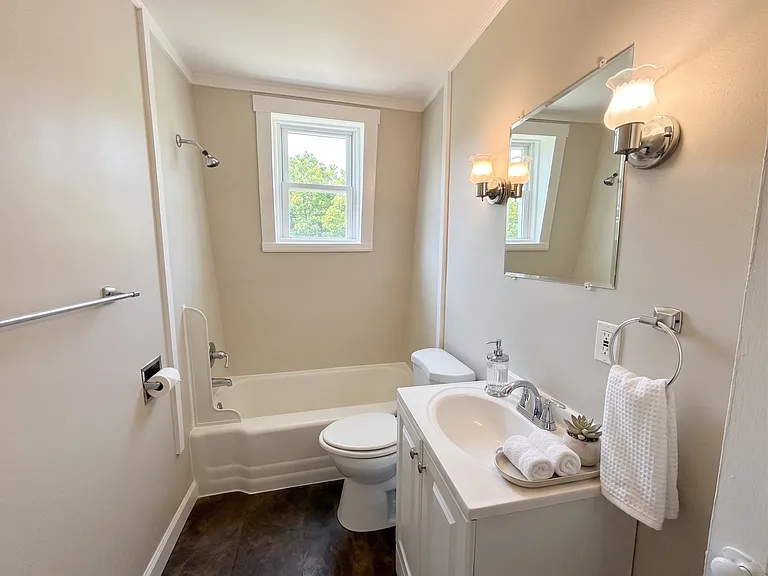 117 Bridge St #3 — Photo 9