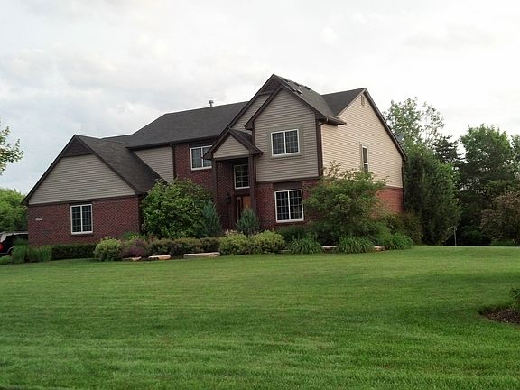 3rd image of 12895 Woodgrove Dr