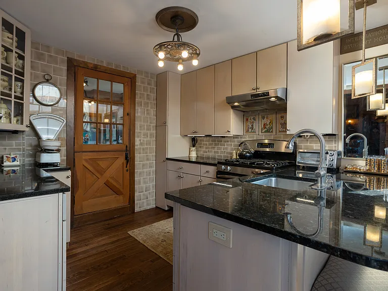 10 Juniper Ln — Photo 23