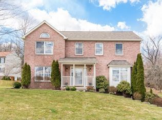 306 Green Fields Ct, Cranberry Township, PA 16066