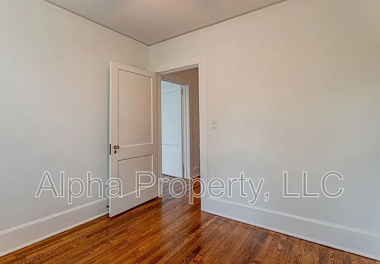 712 Augusta St — Photo 17