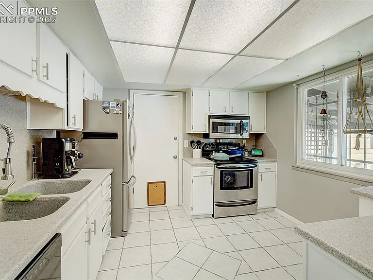 4447 Ranch Cir — Photo 4