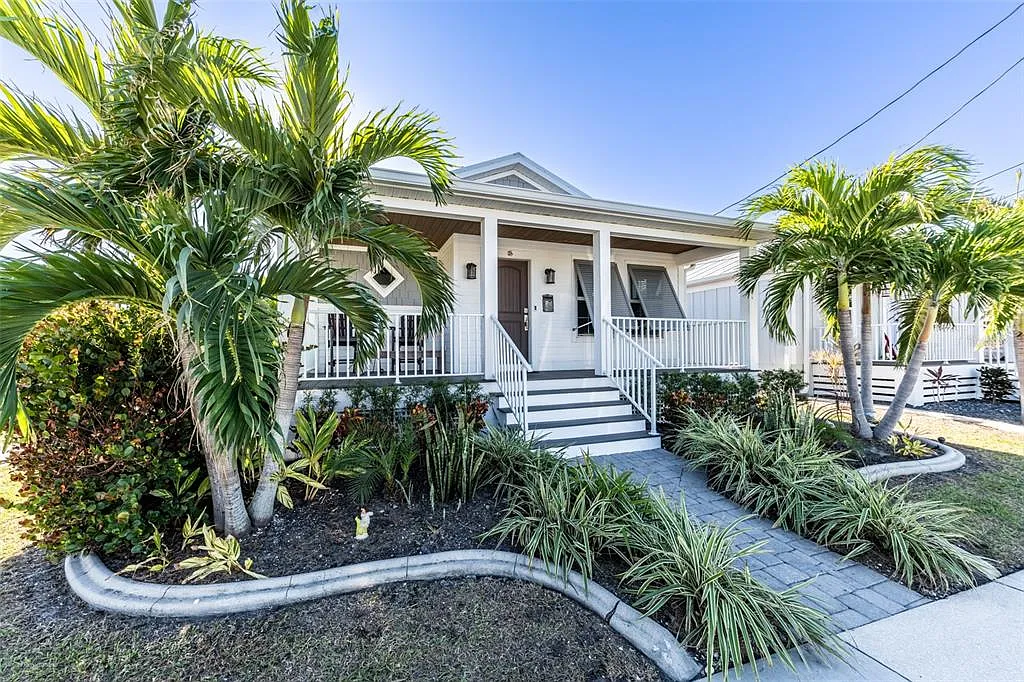 2 bed, 2.0 bath, 1078 sqft, $4,995 — Photo 1