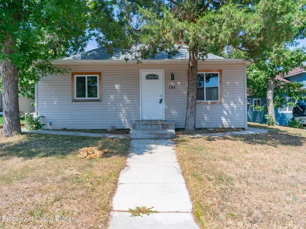 151 High St NE, Killdeer, ND 58640
