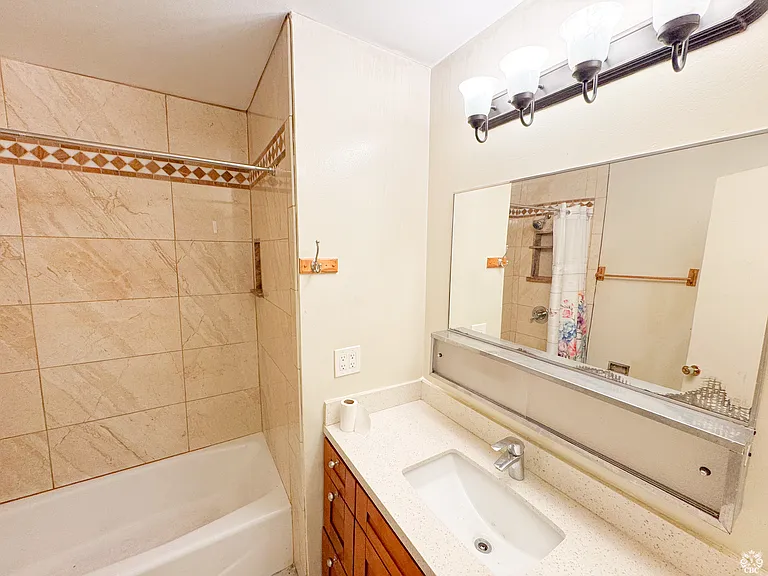 1807 El Parque Ct #B — Photo 15