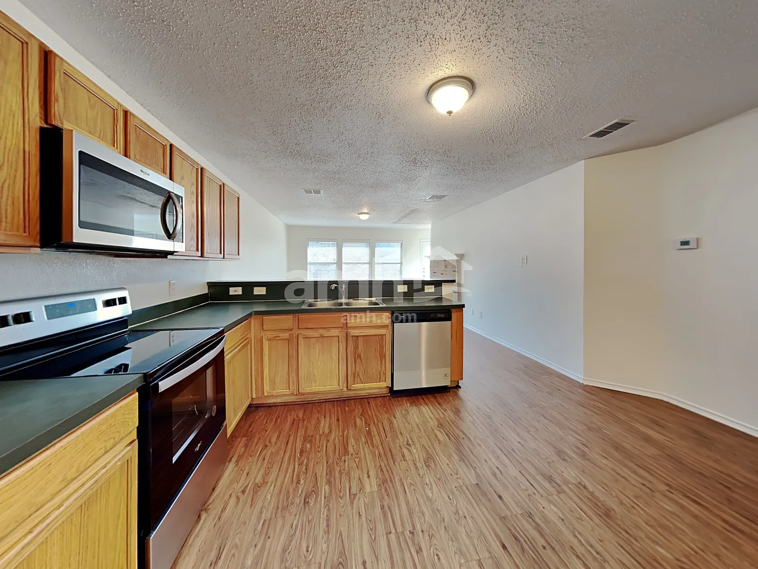 3 bed, 2.0 bath, 1508 sqft, $1,775 — Photo 3