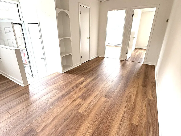 700 Throop St #2 — Photo 4